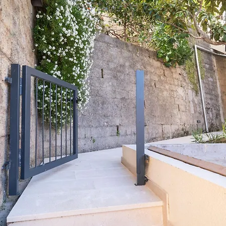 Alex Apartman *